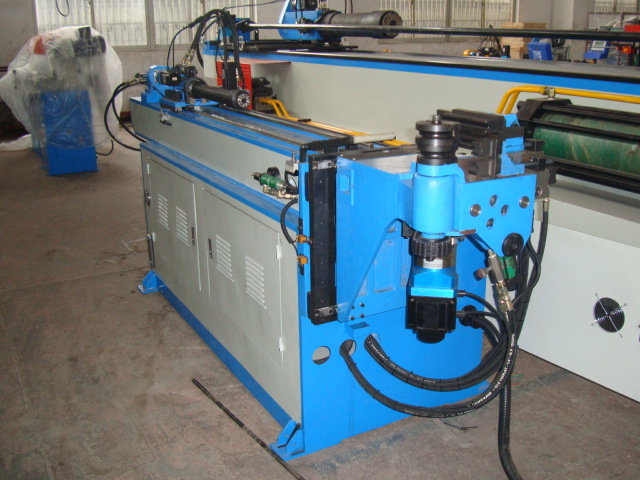 Wire Steel Pipe Bending Machine with Ce Certificate (GM-SB-18CNC)