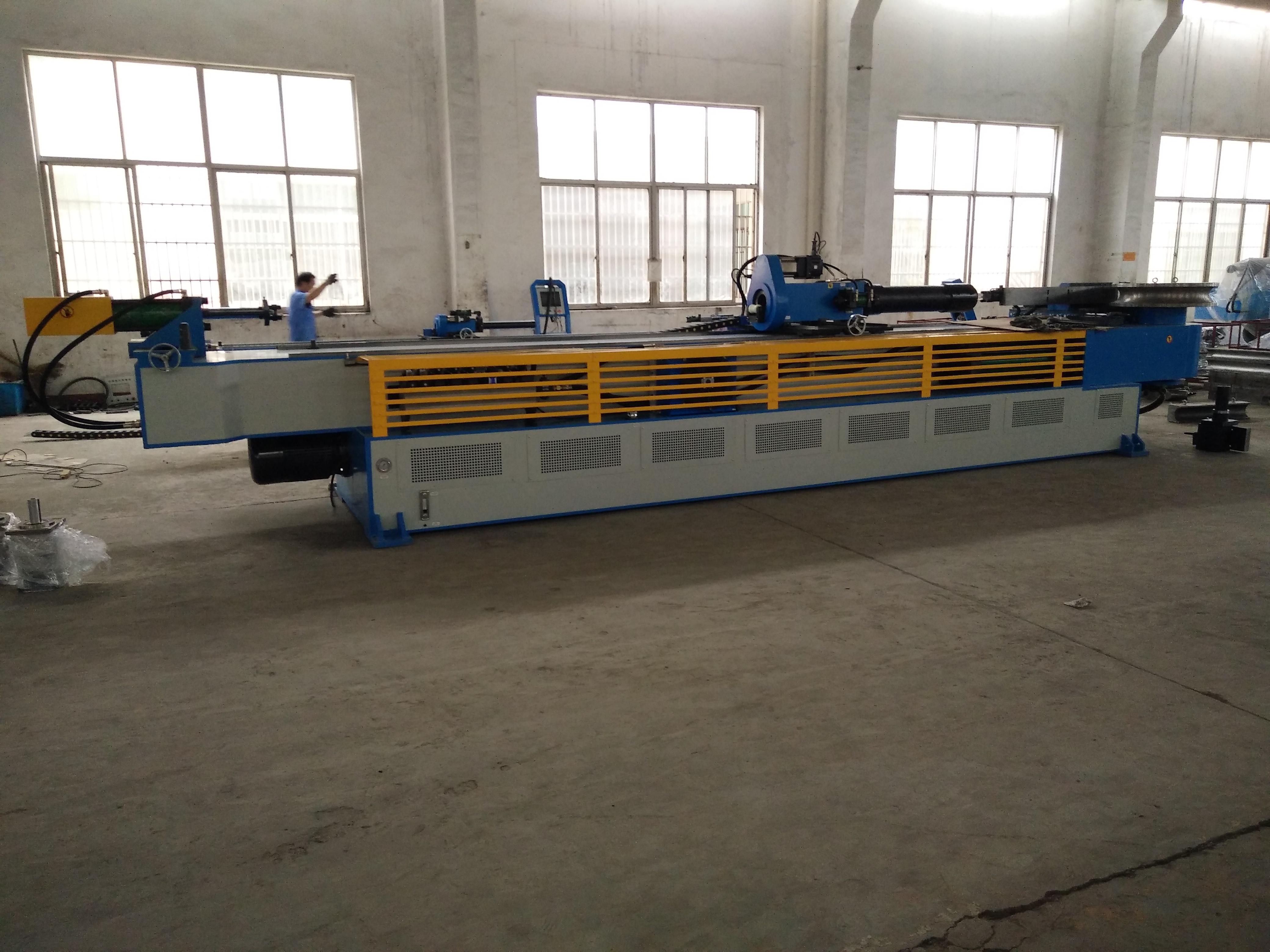 metal pipe bending machine