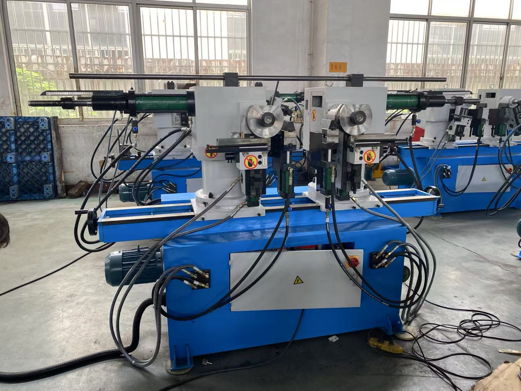 CNC auto double head bending machine 42B