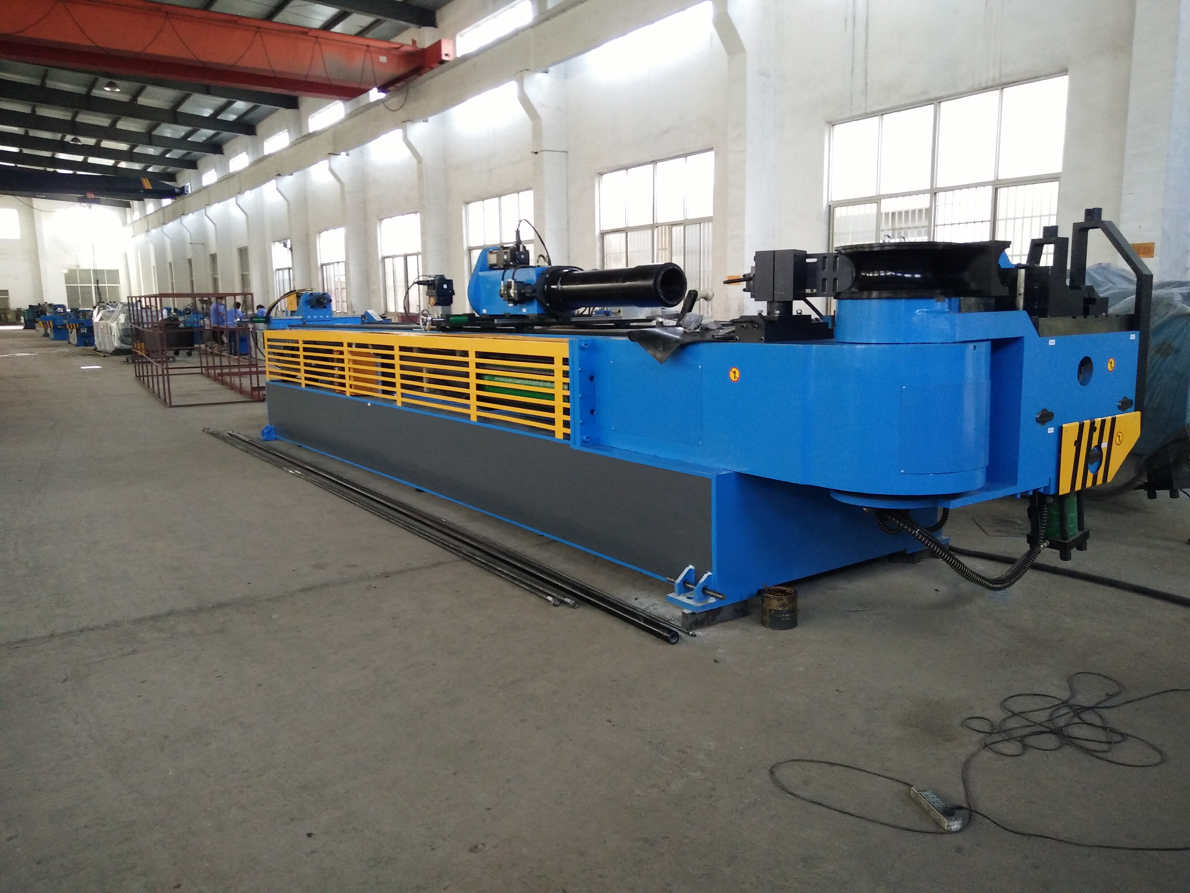 CNC pipe bending machine