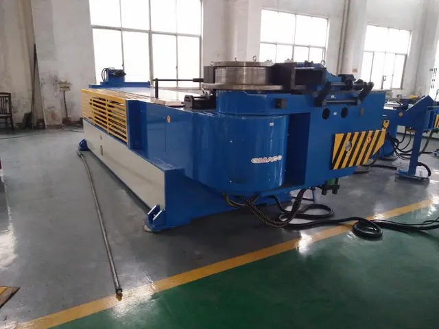 pipe bending machine